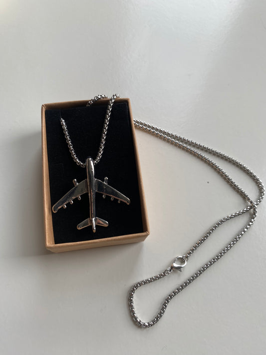 Chunky male airplane chain necklace